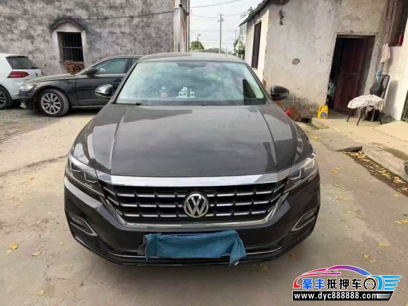 抵押车出售19年大众帕萨特轿车