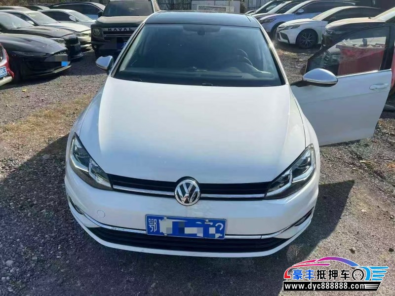 抵押车出售18年大众高尔夫轿车