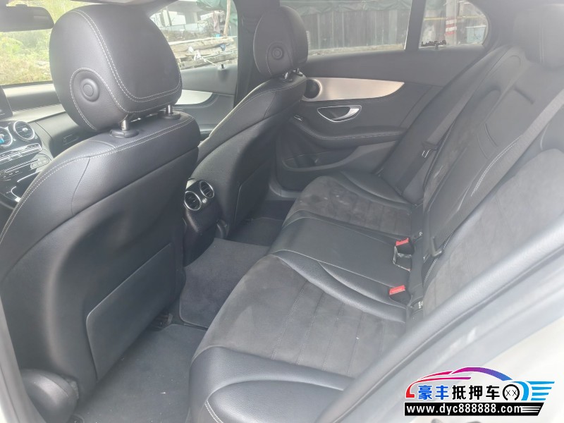 17年奔驰C轿车抵押车出售