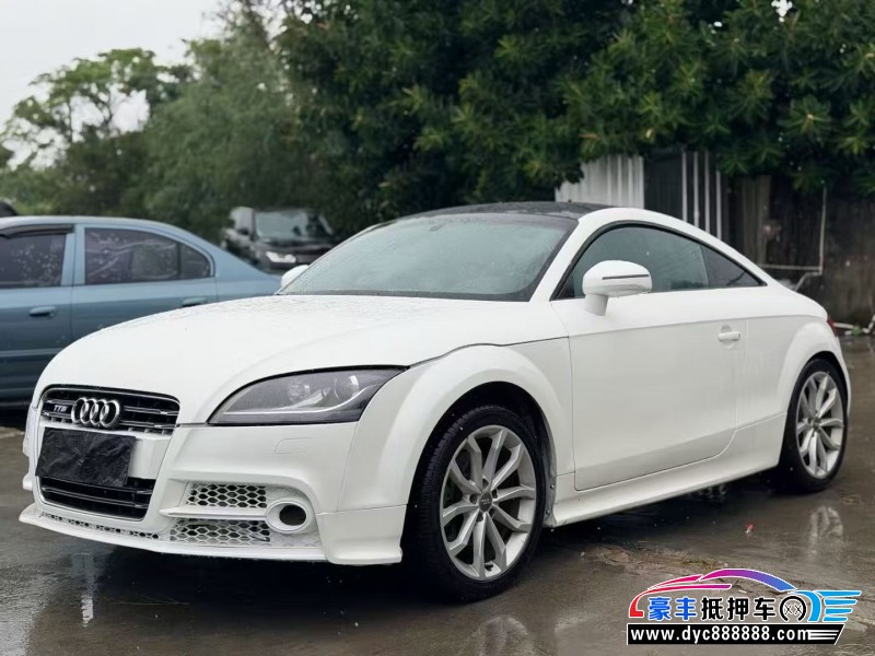 14年奥迪TT轿车抵押车出售