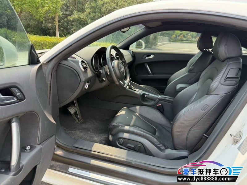 13年奥迪TT轿车抵押车出售