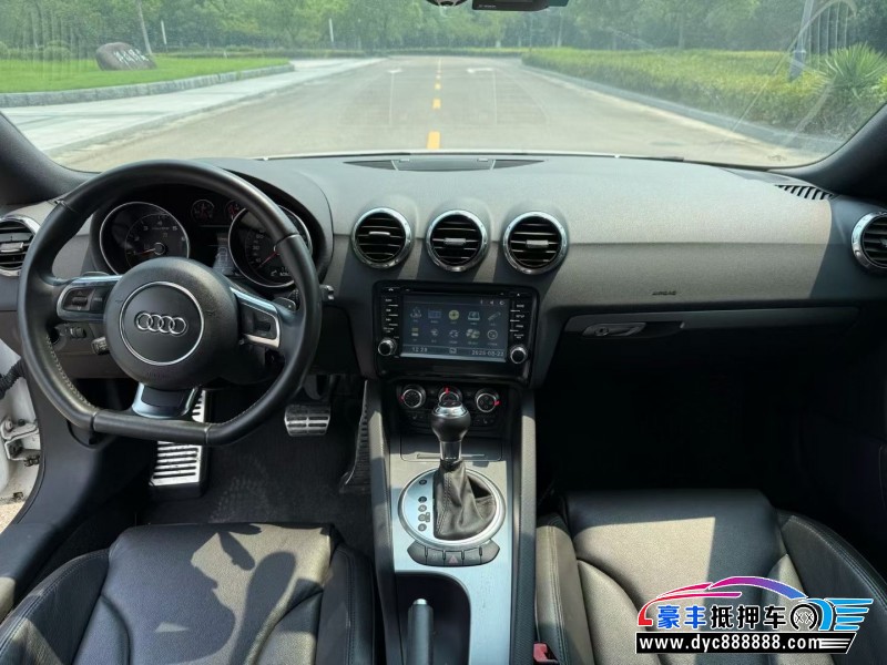 13年奥迪TT轿车抵押车出售