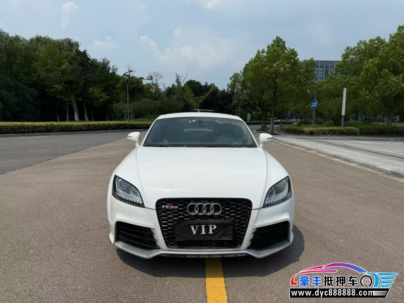 13年奥迪TT轿车抵押车出售