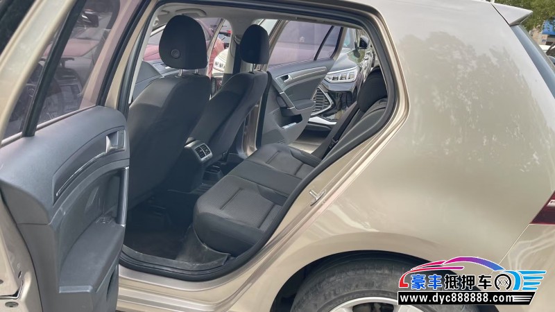 17年大众高尔夫轿车抵押车出售