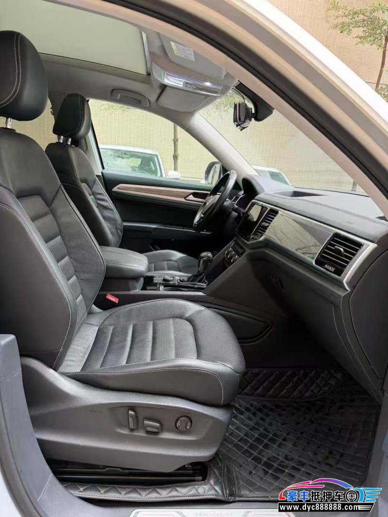 20年大众途昂轿车抵押车出售