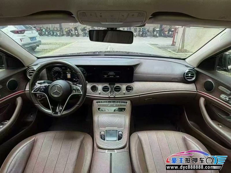 21年奔驰E轿车抵押车出售