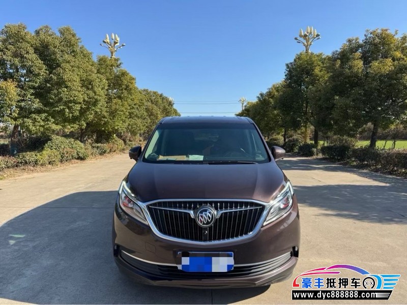 抵押车出售18年别克GL8轿车