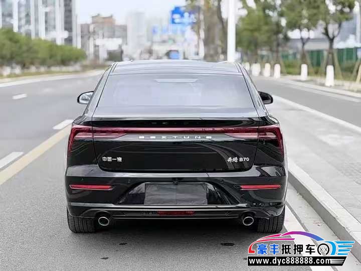 23年奔腾B70轿车抵押车出售