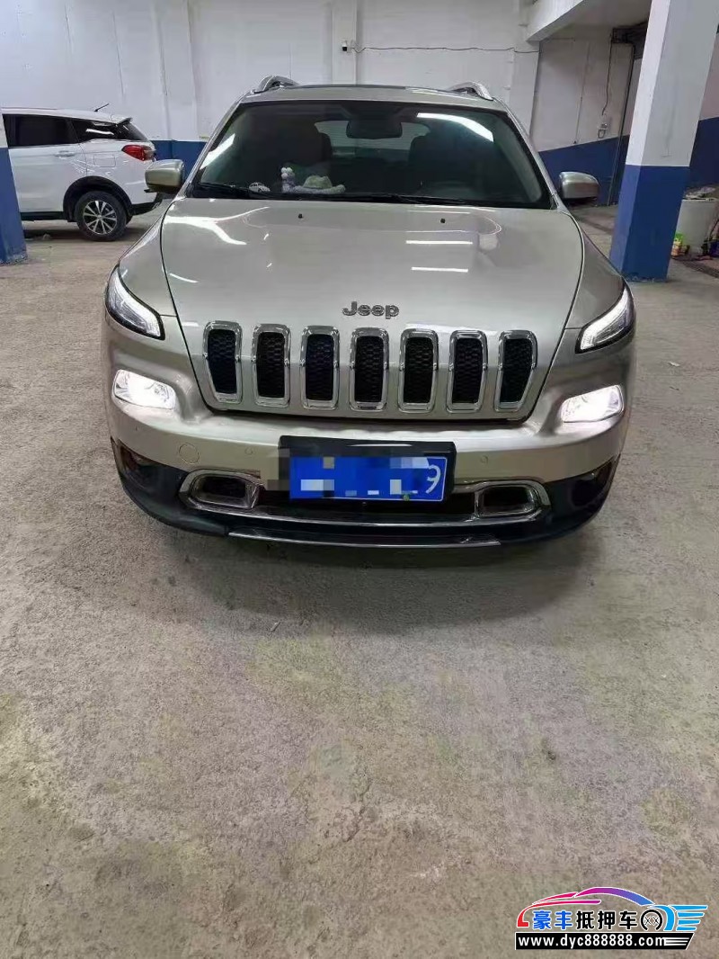 16年Jeep自由光轿车抵押车出售