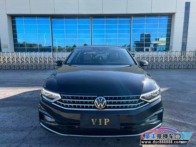 抵押车出售24年大众迈腾轿车