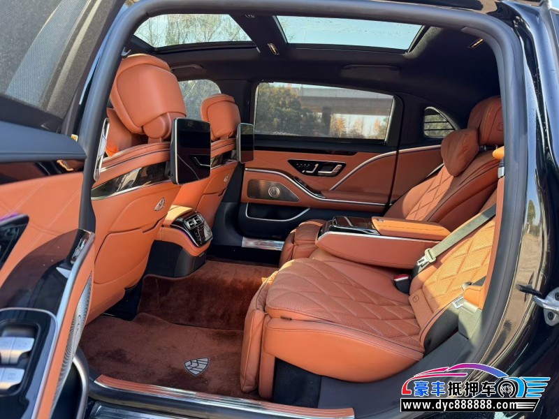 23年奔驰迈巴赫S级轿车抵押车出售