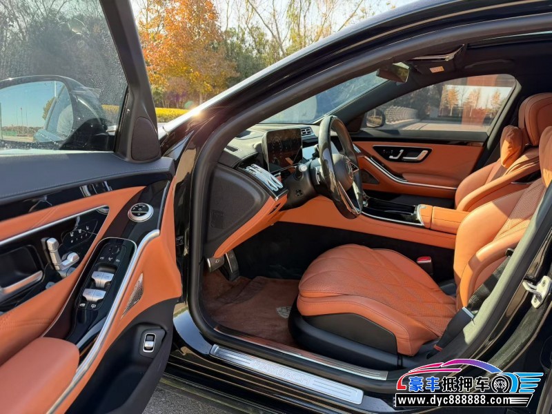 23年奔驰迈巴赫S级轿车抵押车出售