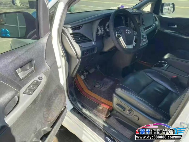 16年丰田塞纳轿车抵押车出售