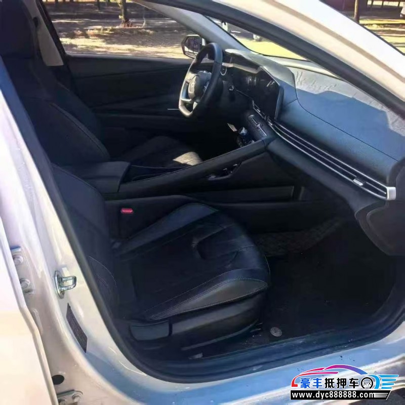 25年现代伊兰特轿车抵押车出售