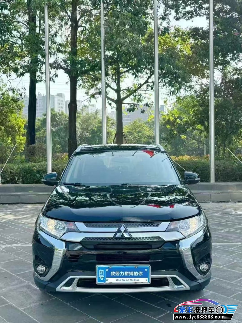 抵押车出售19年三菱欧蓝德轿车