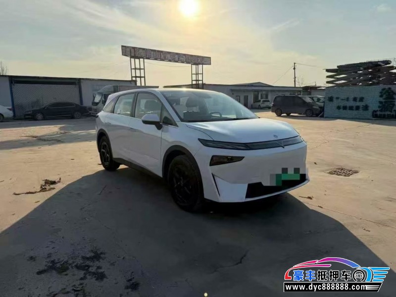 25年启辰大V轿车抵押车出售