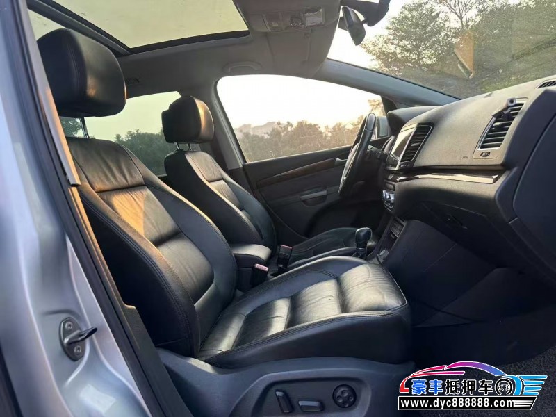 13年大众夏朗轿车抵押车出售