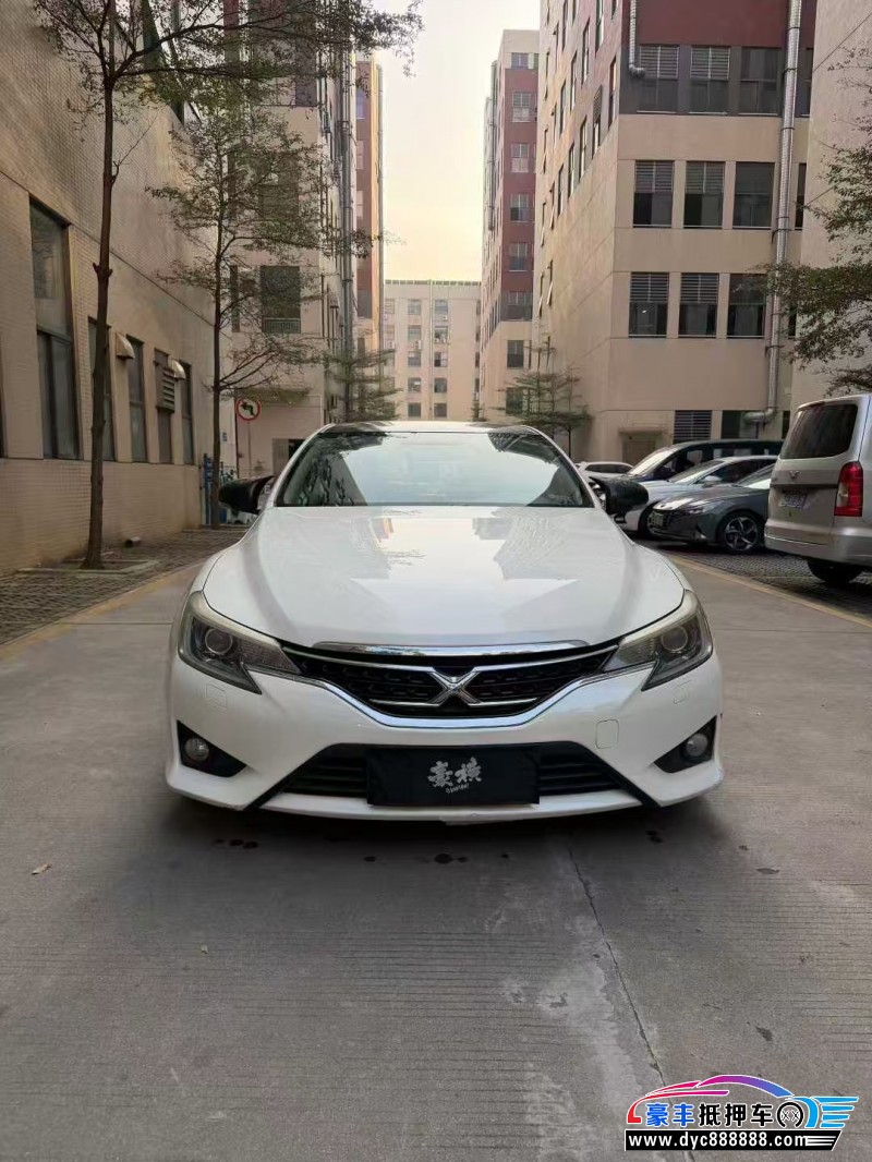 抵押车出售14年丰田锐志轿车