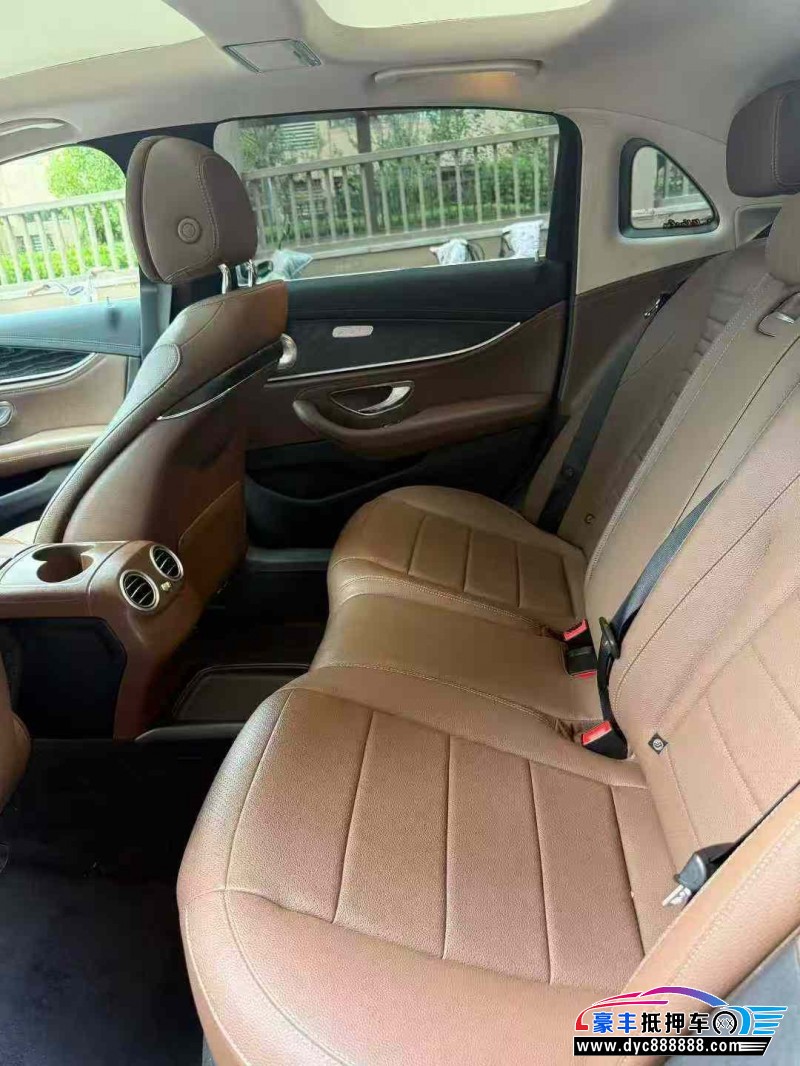 19年奔驰E轿车抵押车出售