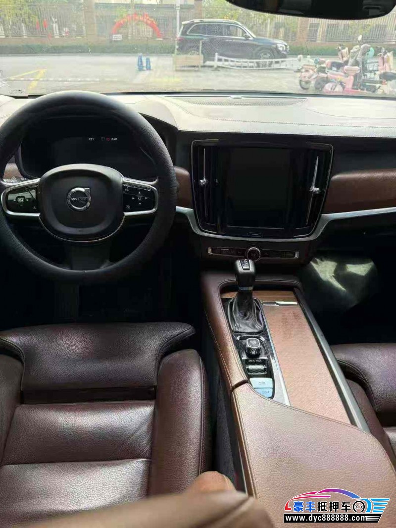 19年沃尔沃S90轿车抵押车出售