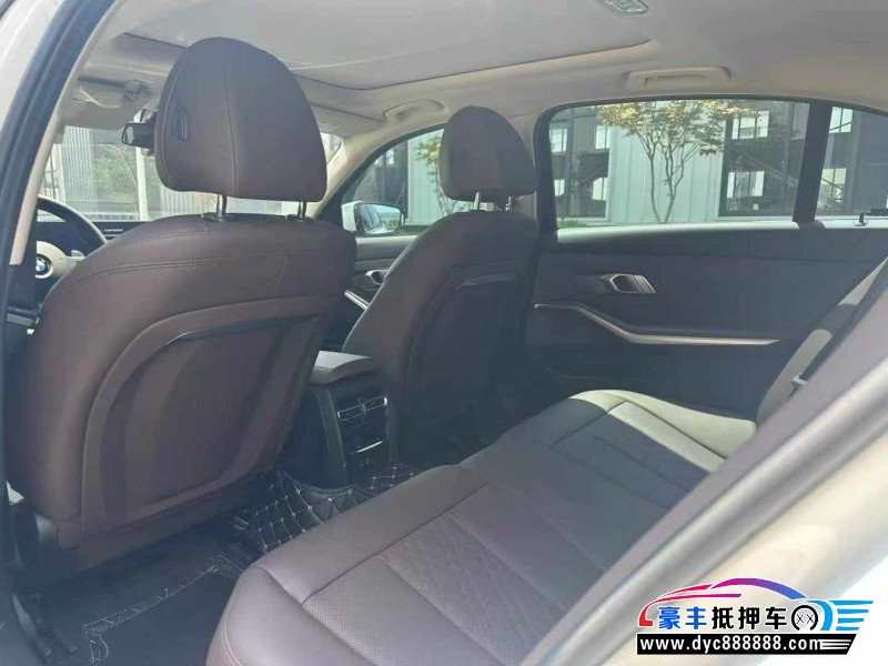 24年宝马3系轿车抵押车出售