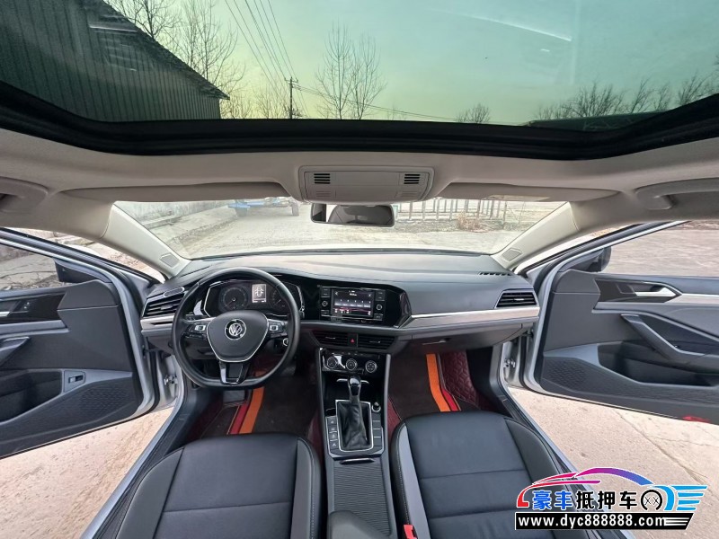 19年大众速腾轿车抵押车出售