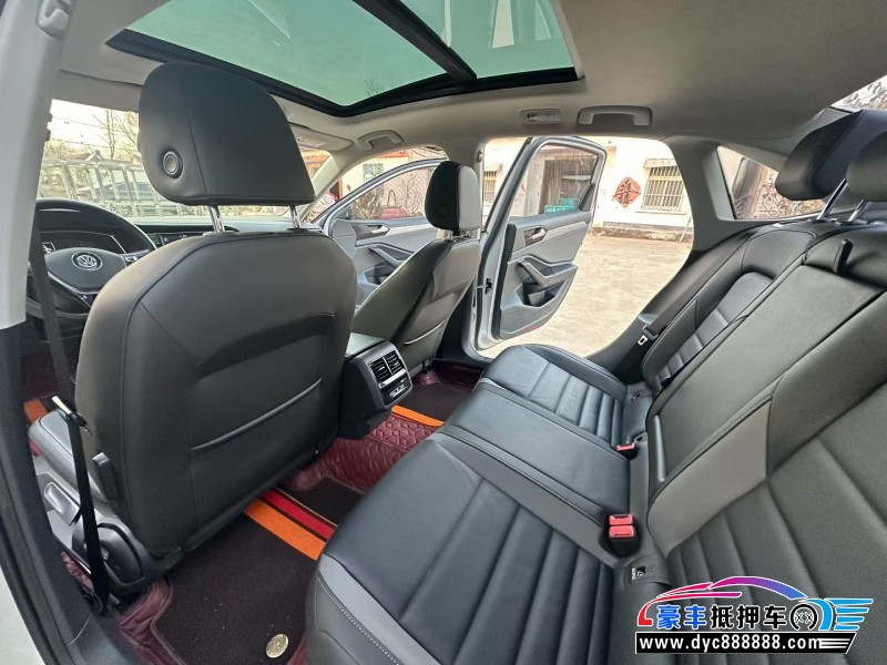 19年大众速腾轿车抵押车出售