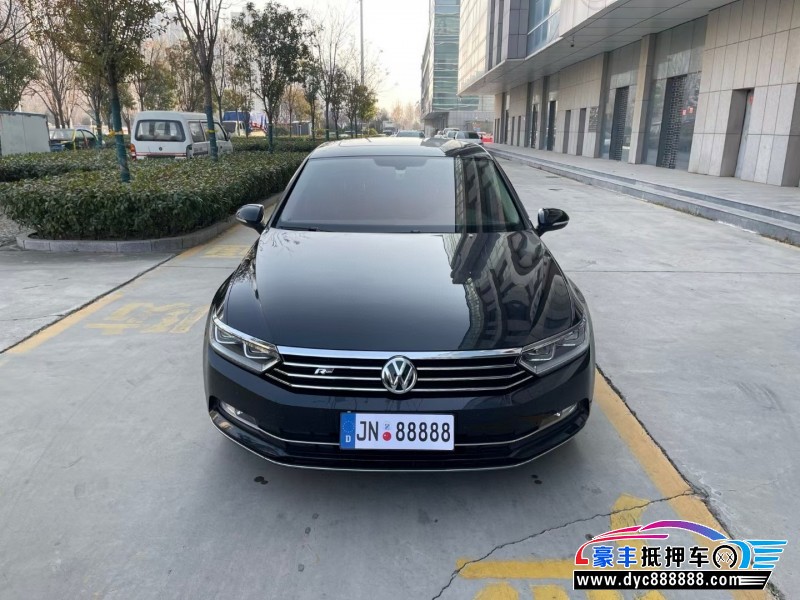 抵押车出售19年大众迈腾轿车