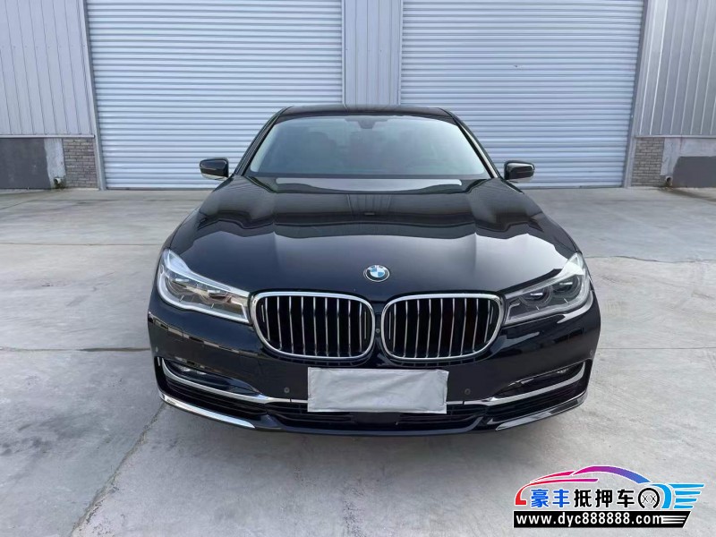 抵押车出售17年宝马7系轿车