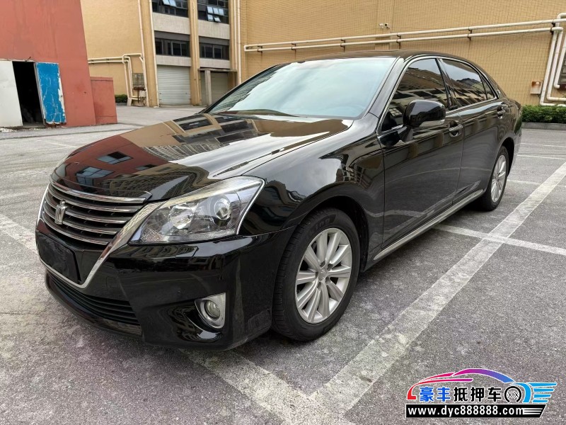 14年丰田皇冠轿车抵押车出售