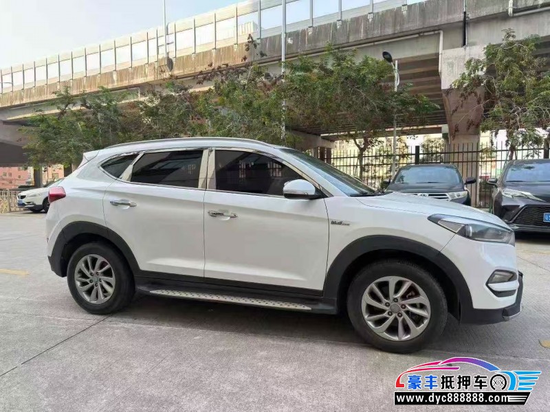 18年现代途胜轿车抵押车出售