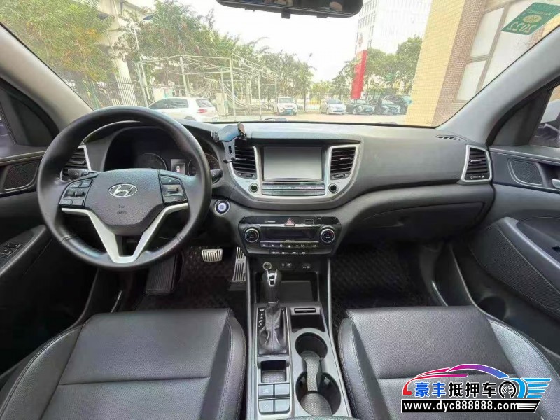 18年现代途胜轿车抵押车出售