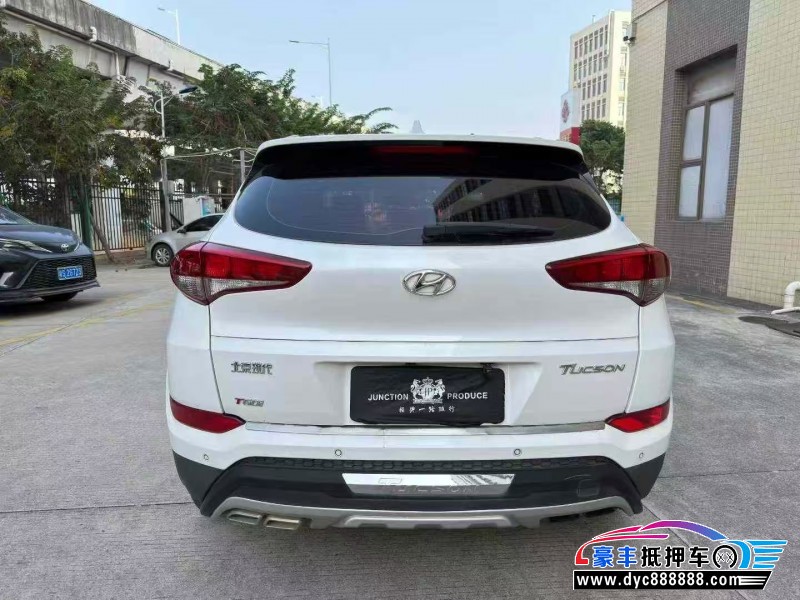 18年现代途胜轿车抵押车出售