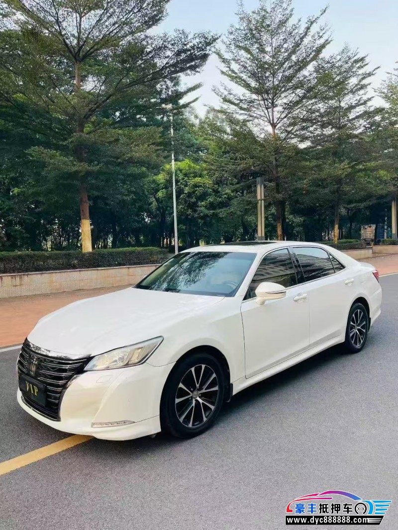 18年丰田皇冠轿车抵押车出售
