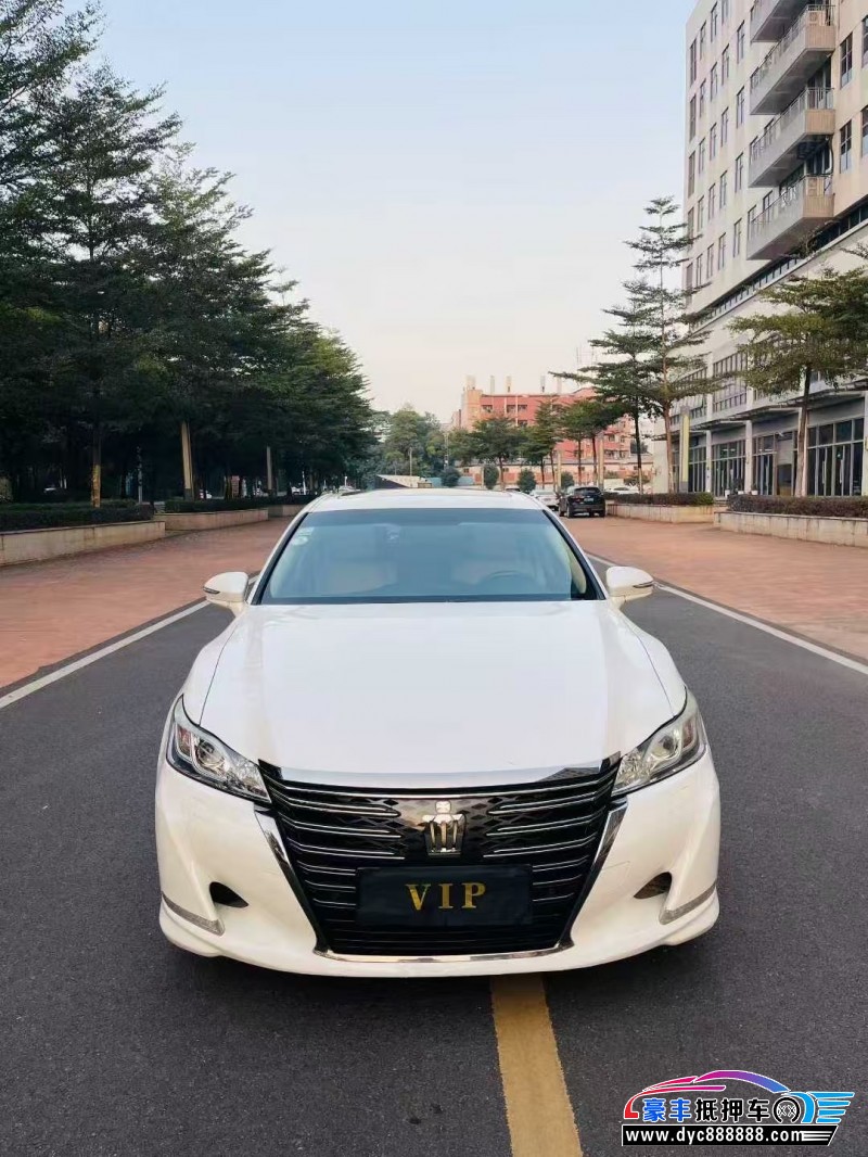 18年丰田皇冠轿车抵押车出售