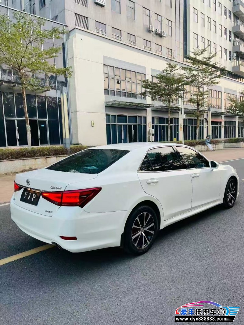 18年丰田皇冠轿车抵押车出售