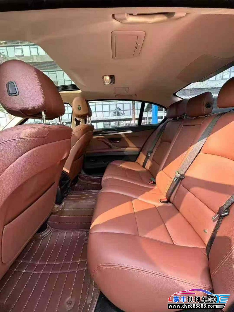 17年宝马5系轿车抵押车出售