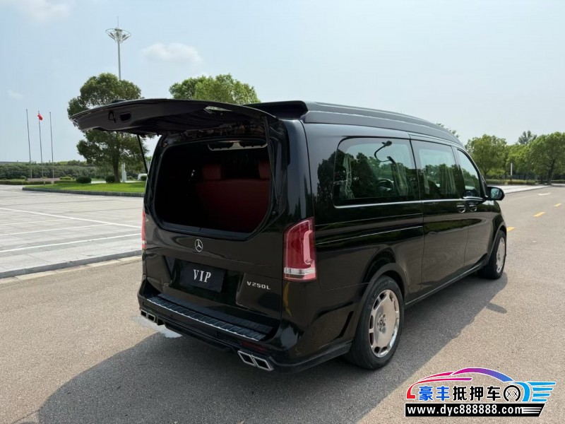 19年奔驰V轿车抵押车出售