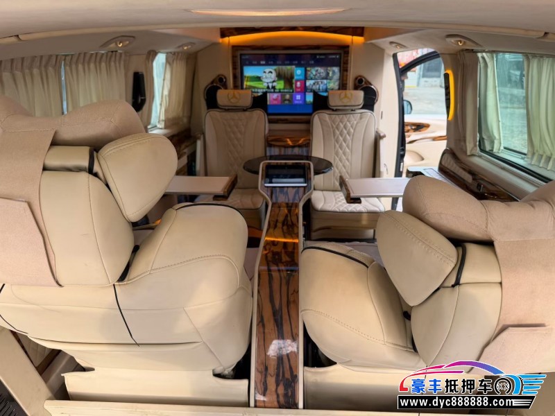 19年奔驰威霆轿车抵押车出售