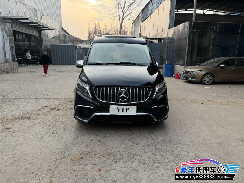 19年奔驰威霆轿车抵押车出售