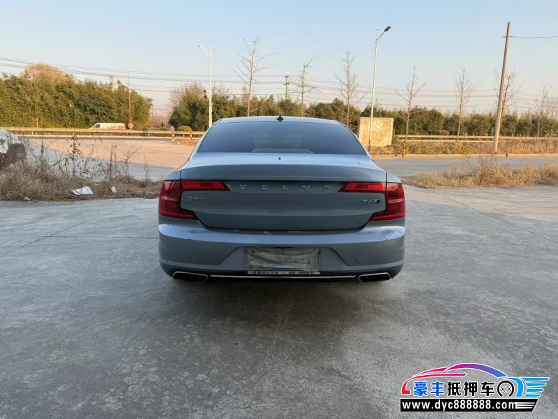 16年沃尔沃S90轿车抵押车出售