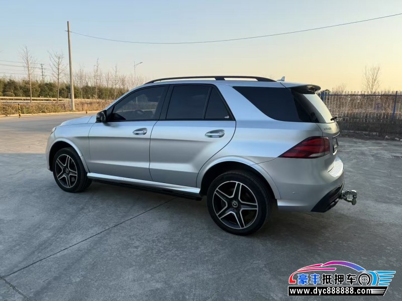 19年奔驰GLE轿车抵押车出售
