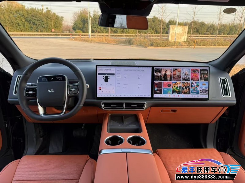 25年理想L8轿车抵押车出售