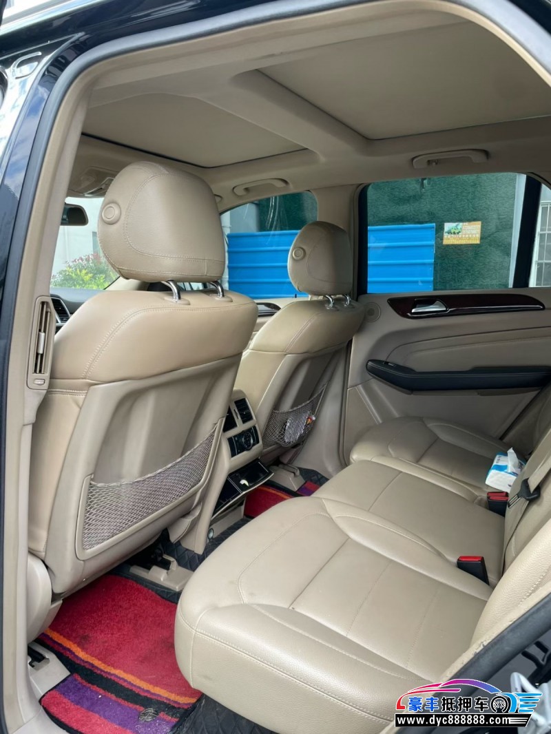 12年奔驰ML轿车抵押车出售