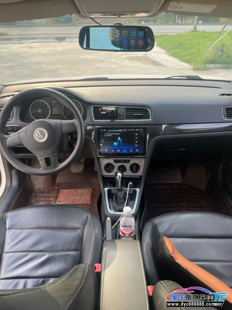 14年大众朗行轿车抵押车出售