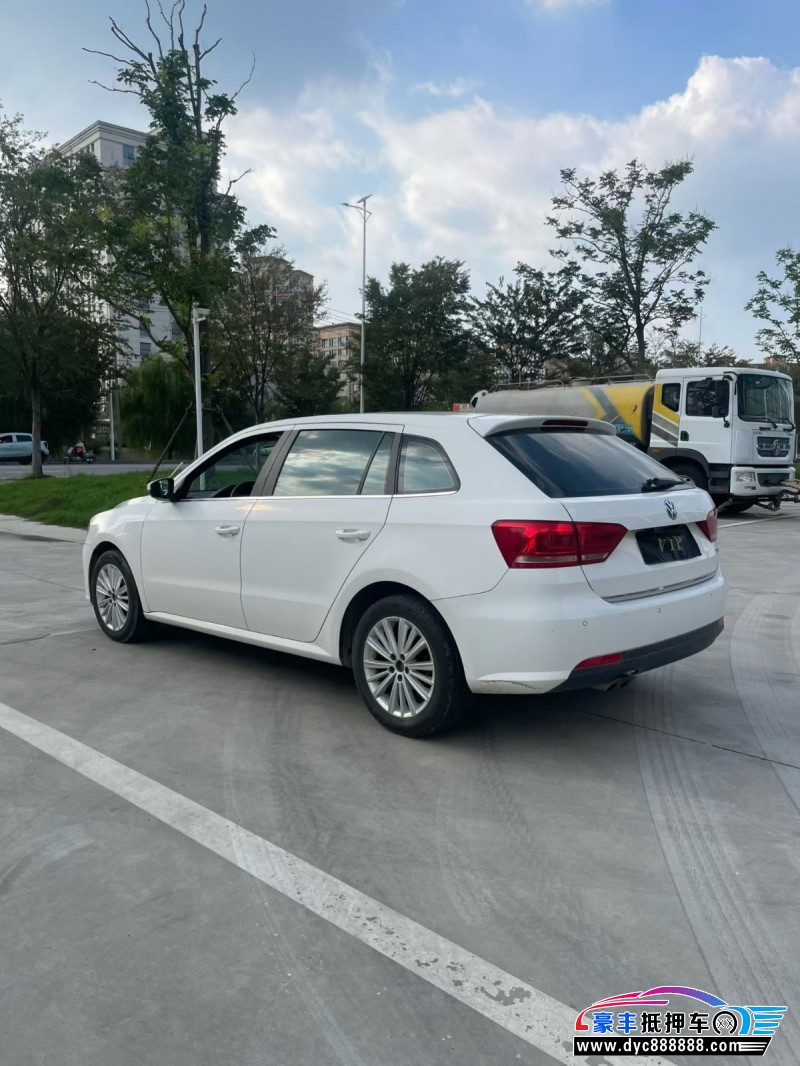 14年大众朗行轿车抵押车出售