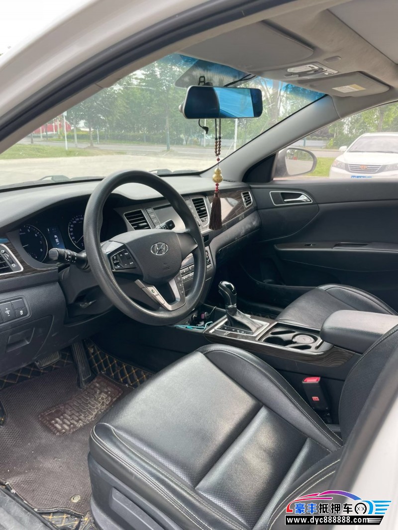 17年现代名图轿车抵押车出售