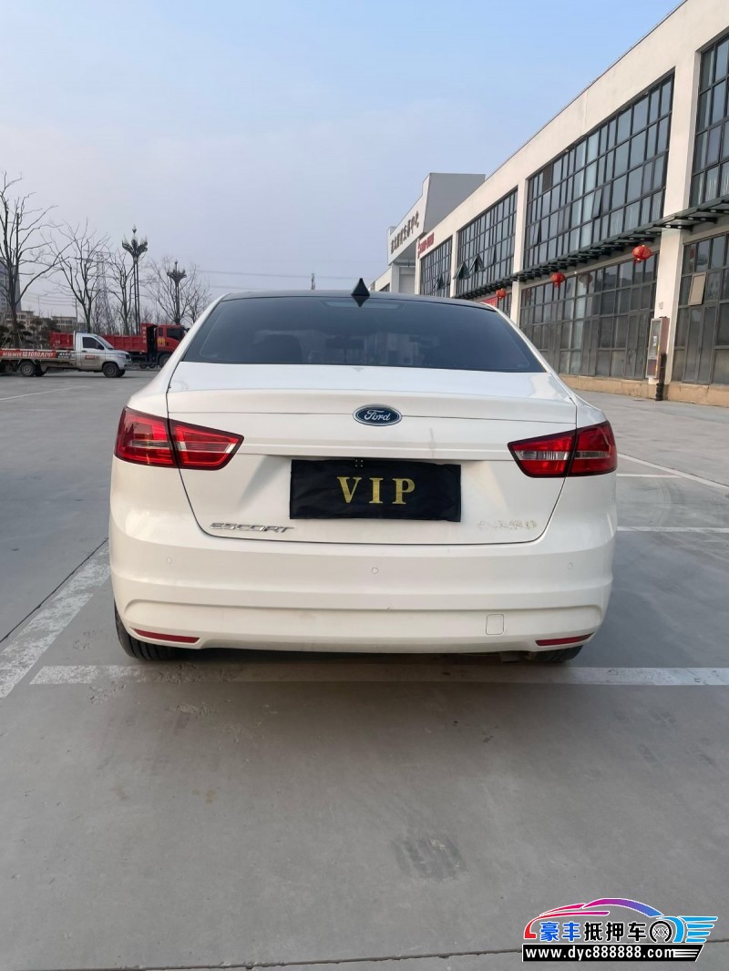 17年福特福睿斯轿车抵押车出售