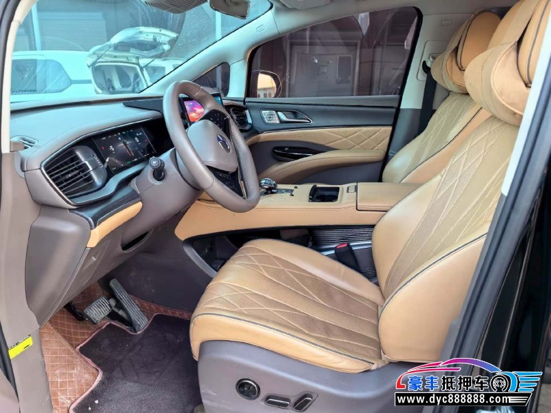 23年腾势D9轿车抵押车出售