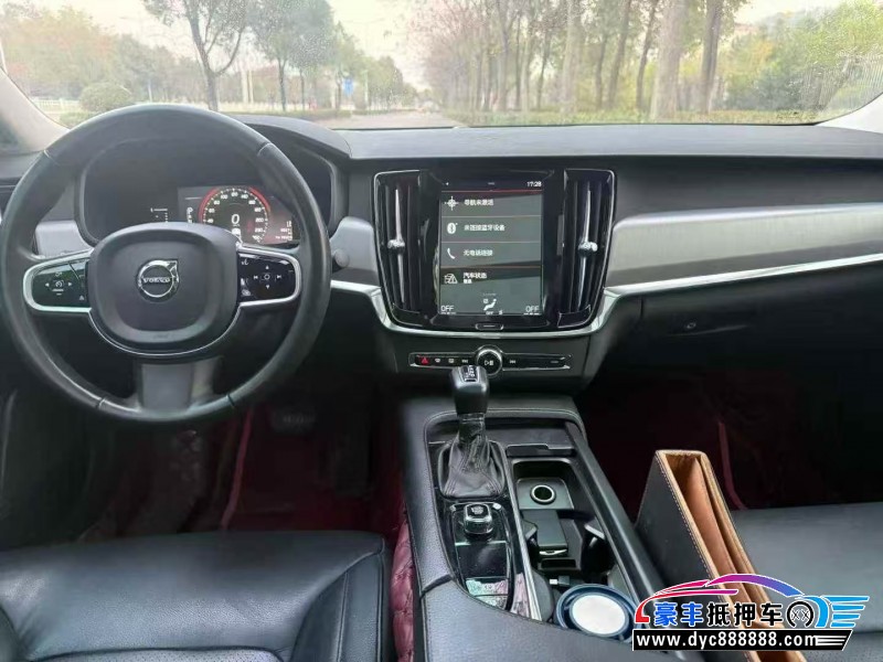 18年沃尔沃S90轿车抵押车出售
